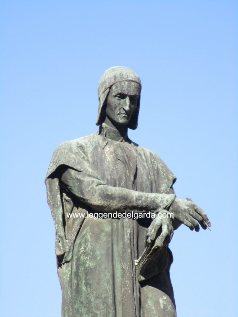 statua dante alighieri mantova